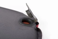 Exped SIM Comfort 5 M Zelfopblazende Slaapmat -Campingserie Winkel 1267 1900 6184 sim comfort valve open 5472x3648 1