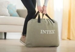 Intex Prime Comfort Luchtbed - Queensize - Ingebouwde Elektrische Pomp -Campingserie Winkel 1320 1900 64164 inuse2 2020 300