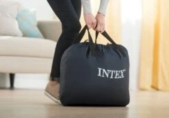 Intex Ultra Plush Luchtbed - Eenpersoons - Ingebouwde Elektrische Pomp -Campingserie Winkel 1320 1900 64426 inuse1 2020 300