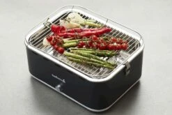 Barbecook Carlo Houtskool Tafelbarbecue - Grijs 13 Barbecook Carlo Houtskool Tafelbarbecue - Grijs -Campingserie Winkel 900 1350 bc cha 1015 sf 01 hr